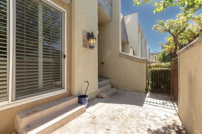 Photo - 21901 Lassen St