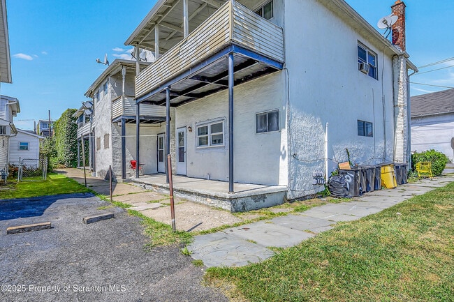 Building Photo - 1001 Washburn St Rental