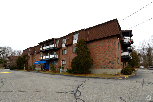 Chateau Estates - Chateau Estates Apartments