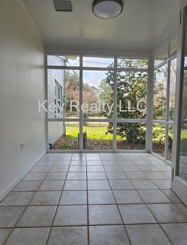 2608 Horseshoe Dr