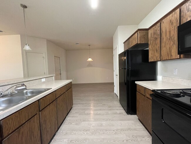 Photo - 5804 Rustler Dr Unidad B