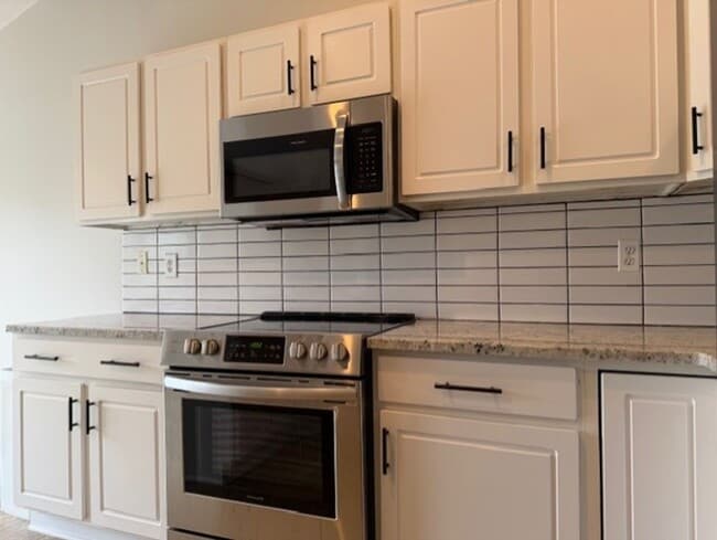 Photo - 3 Bed 1 Bathroom Single Family Home Available in Miamisburg*