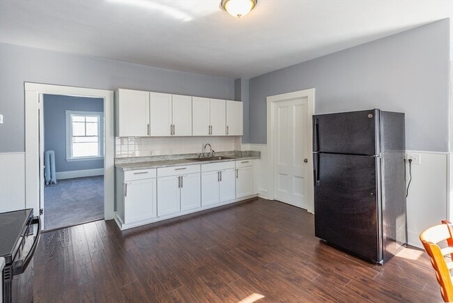 Photo - 5 Lothrop St