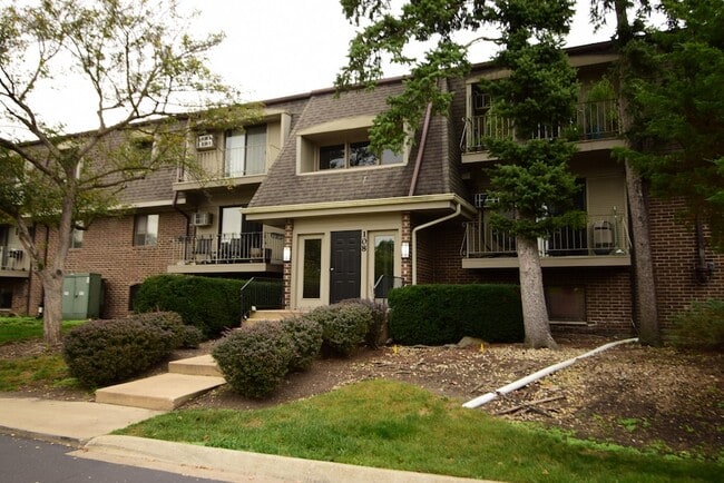 Building Photo - 108 E Bailey Rd Unit M