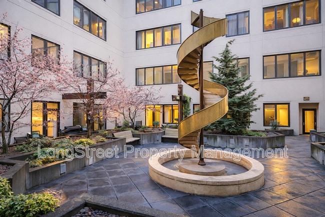 Building Photo - 1420 NW Lovejoy St