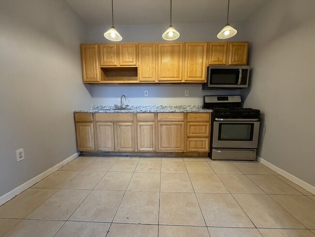 Building Photo - 49 Lembeck Ave Unit 2