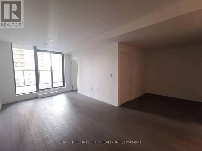 Photo - 11 Wellesley St W Unité 610