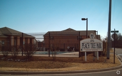 Building Photo - Peachtree Park Apartments