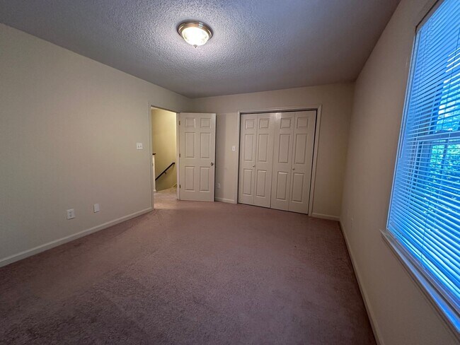215 3rd St NW