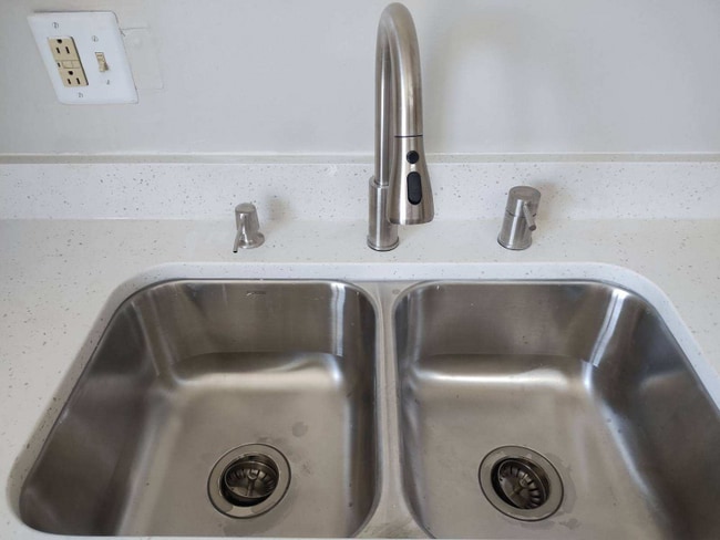 Photo - 422 S Oak St