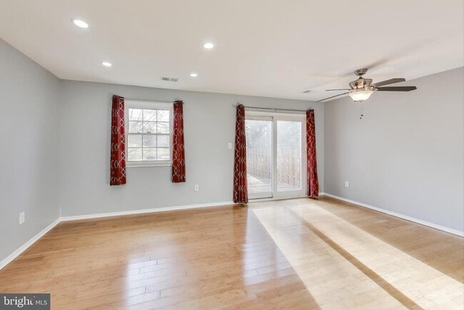 Photo - 5769 Yellowrose Ct