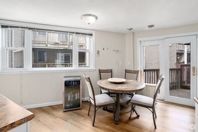 Building Photo - 13 Knowlton St Unit 1 Rental