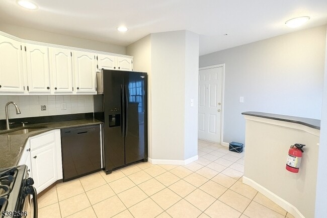 Photo - 18 Potomac Dr