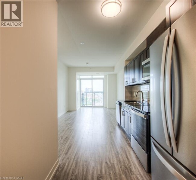 Photo - 128 King St N Unité 1502