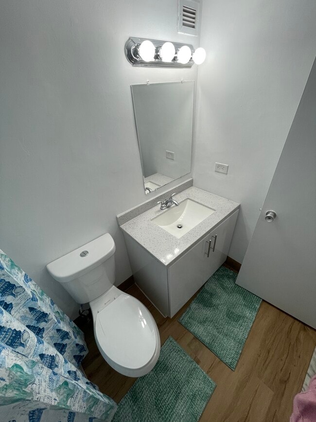 Photo - 905 Brickell Bay Dr Unit 1423