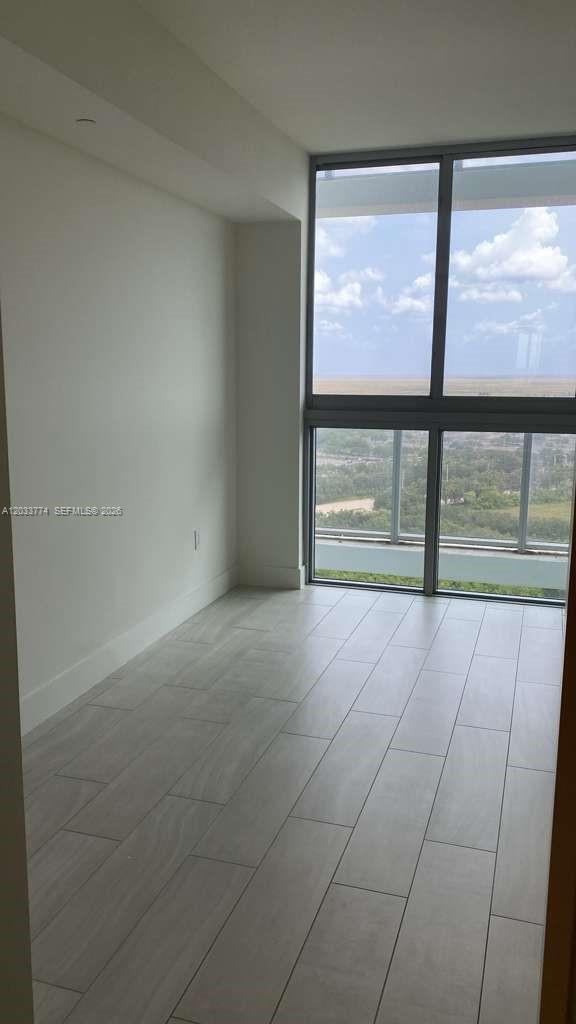 Photo - 2000 Metropica Wy Unit 2111