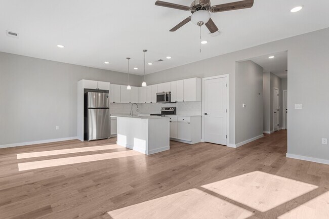 Photo - 100 Saw Creek Dr