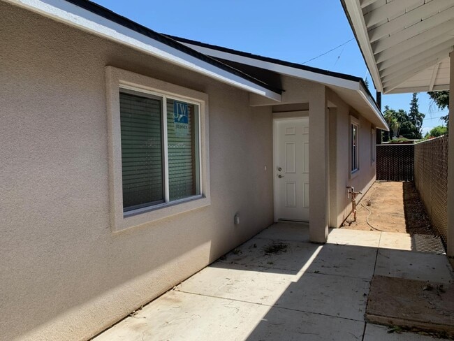 Photo - 4834 N Fruit Ave