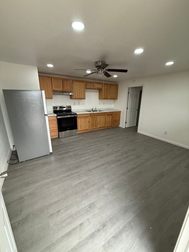 Photo - 232 W Barbara St Unidad Apt D