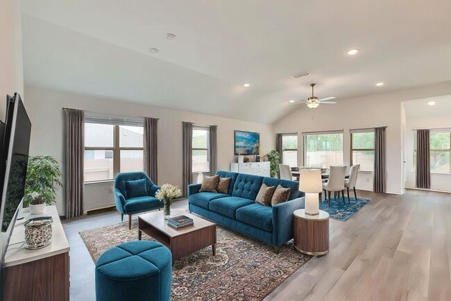 Photo - 271 Jefferson Dr