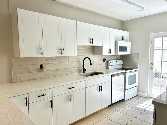 Building Photo - 7331 Gary Ave Unit 106 Rental