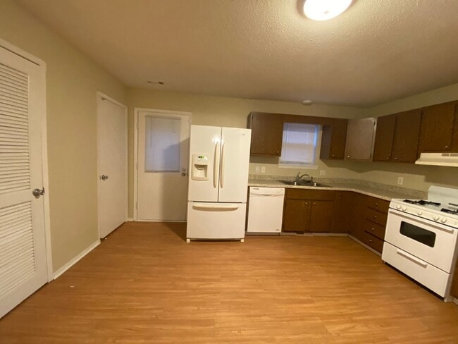 Photo - 1925 SE King Ave