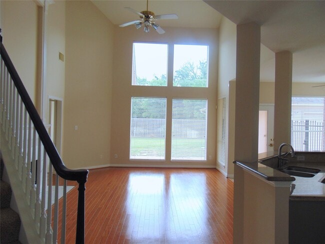 Photo - 1739 Lakewinds Dr