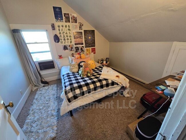 Photo - 235 SE Daniel St Unit #4