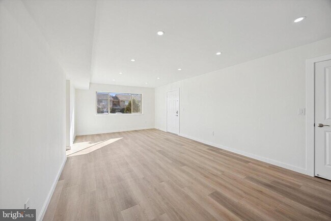 Photo - 507 Bradley Ct