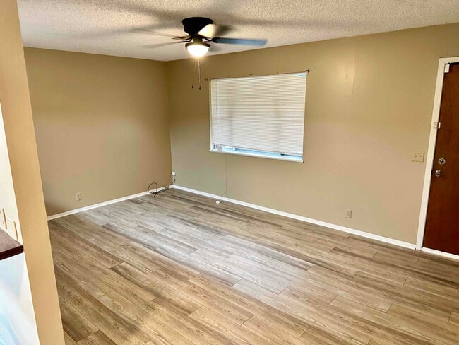 Photo - 508 Mustang Dr