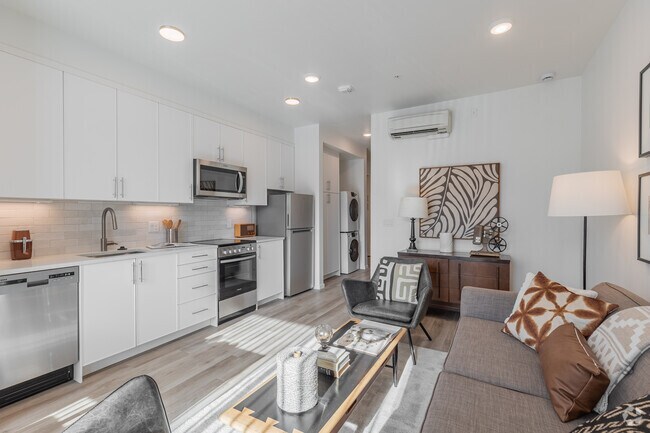 1BR, 1BA - 509SF - Living Room