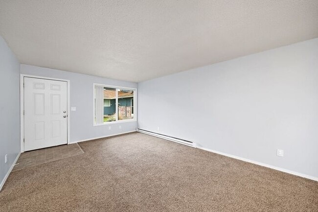Photo - Recently upgraded 3 Bedroom! Washer/Dryer in unit!, Great Location! $500.00 Deposit OAC*!!