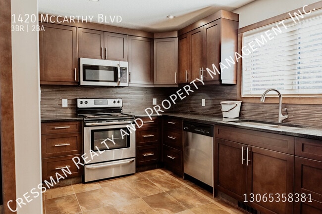 Photo - 3 bedrooms, 1.5 baths, double car garage