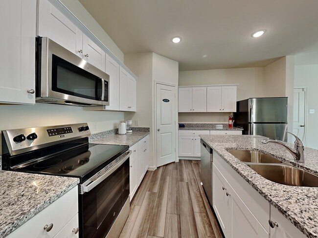 Photo - 14141 Emeric St