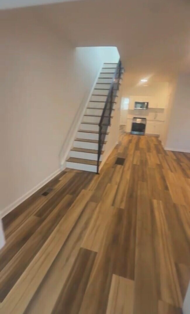 Photo - 4854 Brown St