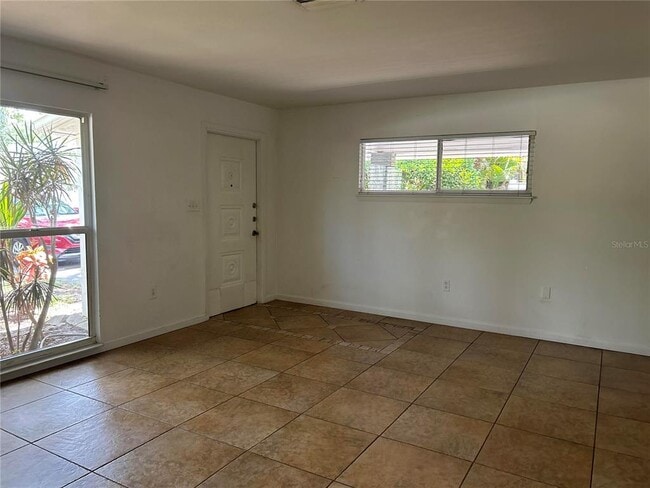 Photo - 2428 Waldemere St