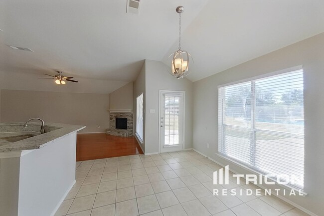 Photo - 1140 High Point Dr