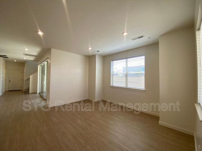 Photo - 767 W Scarlet Hill Dr