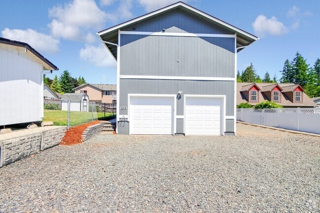 Building Photo - Beautiful 2 Bedroom 2.5 Bath Home In Everett!
