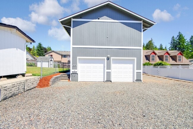 Beautiful 2 Bedroom 2.5 Bath Home In Everett! - Beautiful 2 Bedroom 2.5 Bath Home In Everett!