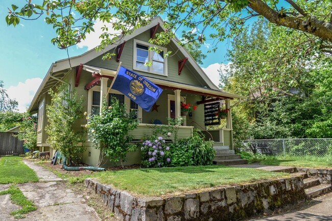 Photo - Delightful Remodeled Alberta Arts 3 Bed/2 Bath Bungalow