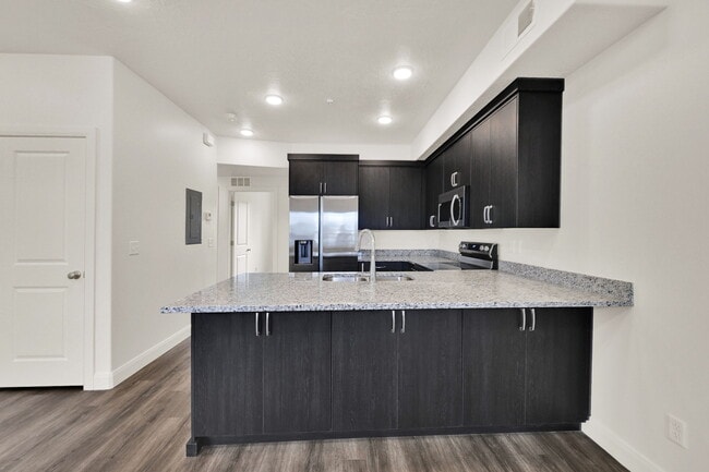 Photo - Raintree Apartments