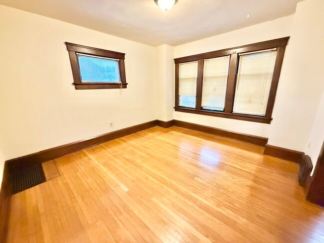 Photo - 1208 19th St NW