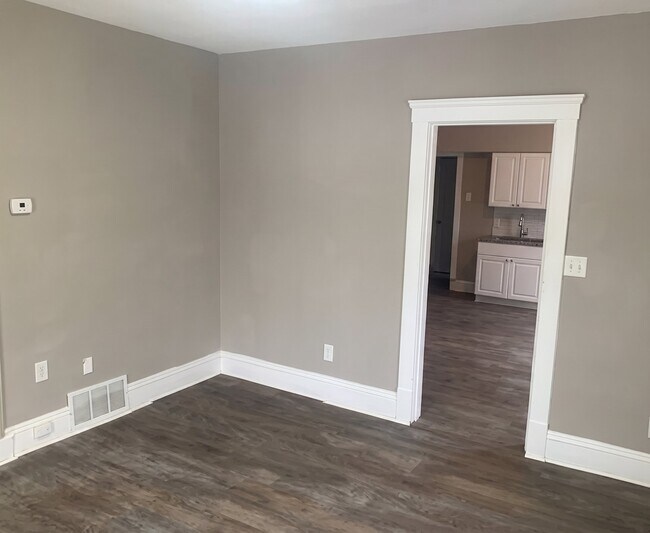 Photo - 3711 E 61st St Unidad 1