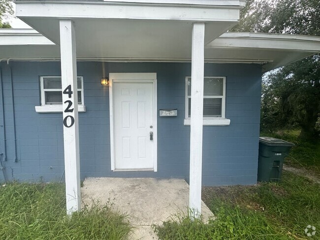 Building Photo - Charming and Cozy 1 bedroom 1 bathroom Unit Henry Butts Dr. Rental