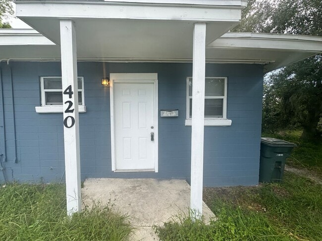 Building Photo - Charming and Cozy 1 bedroom 1 bathroom Unit Henry Butts Dr. Rental