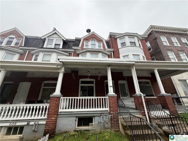 Building Photo - 608 St John St Rental