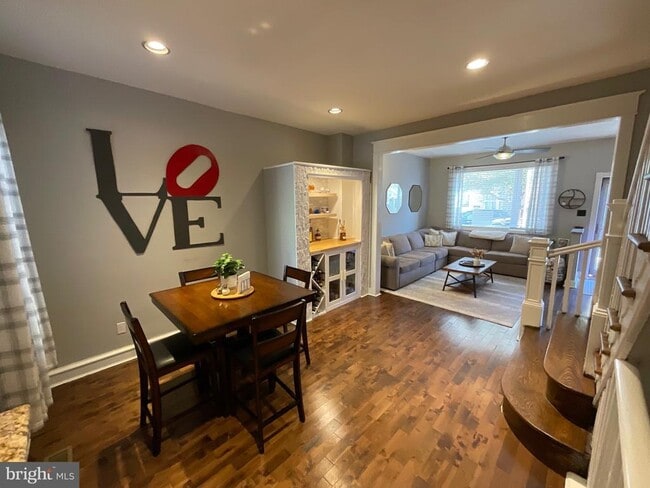 Photo - 2938 E Thompson St