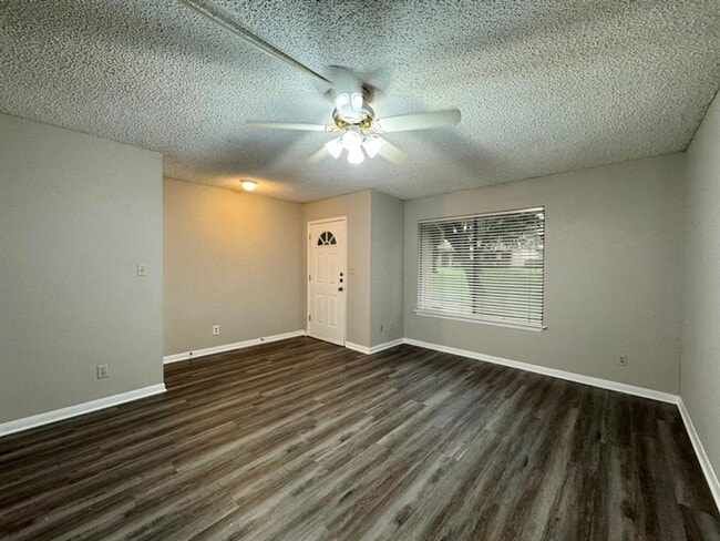 Photo - 9502 Quail Village Ln