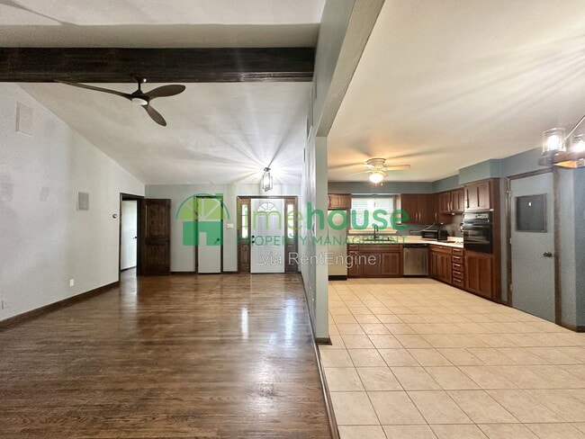 Photo - 417 Lynn Shores Dr